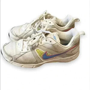 Nike Dart 9 Girl’s Running Shoes, size 3Y